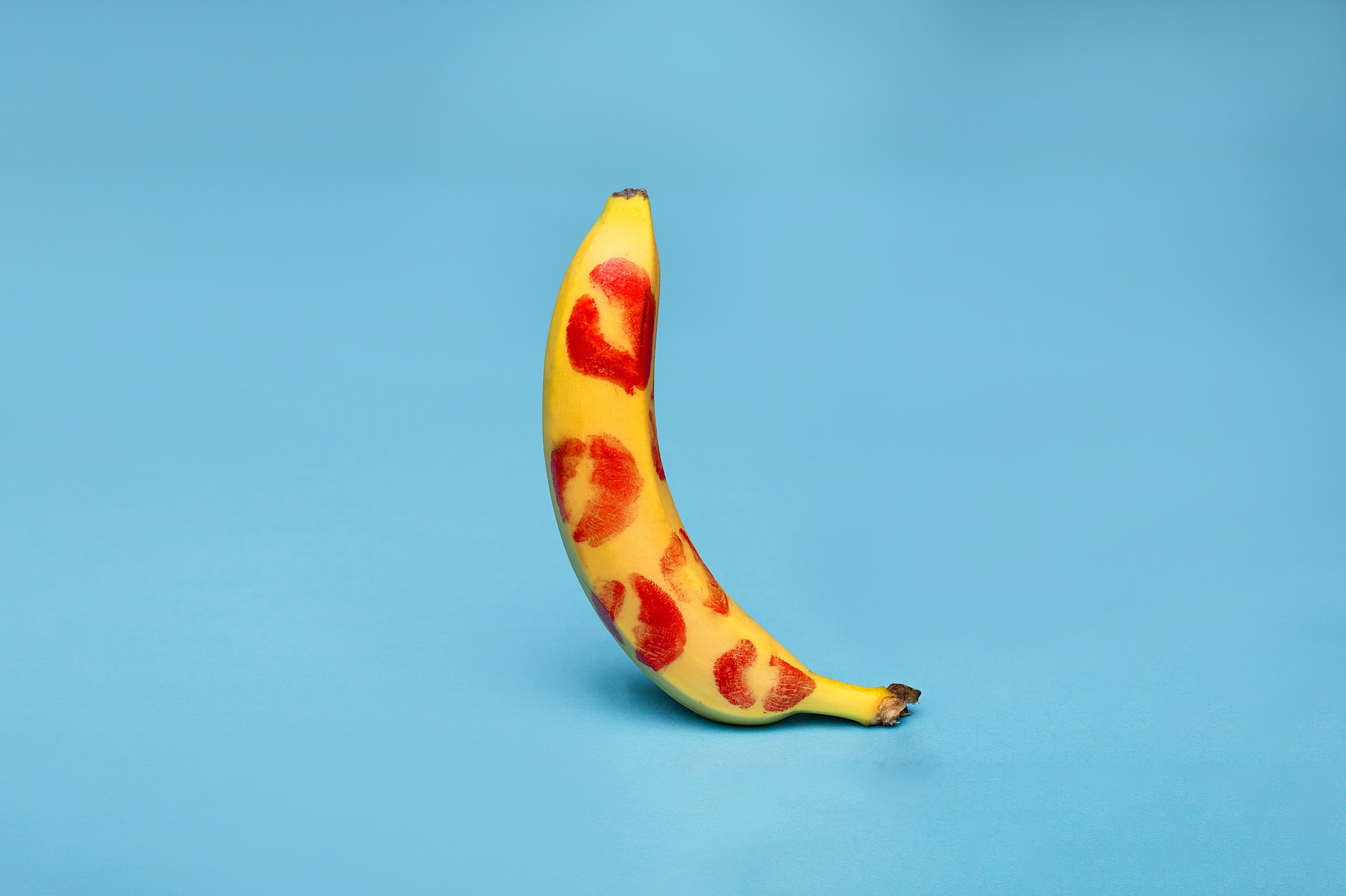 banana kissed penis
